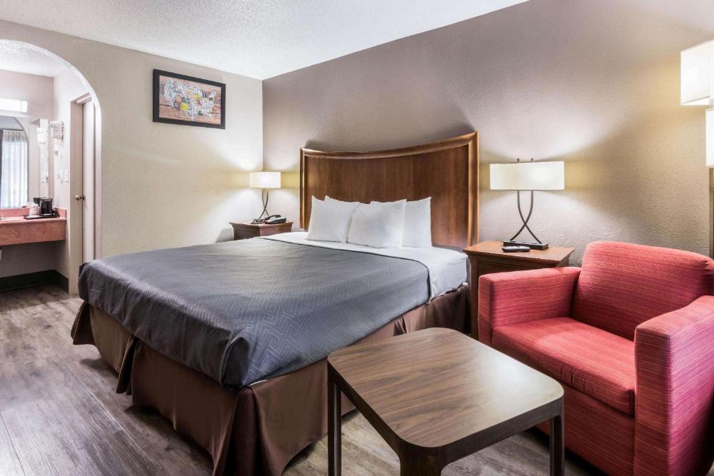 Econo Lodge Gainesville Downtown Area